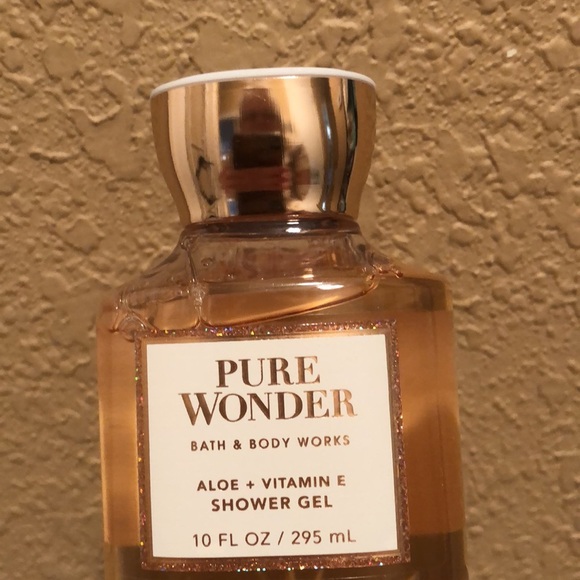 NWT Bath & Body Works Pure Wonder Bath & Body Wash. Aloe & Vitamin E shower gel - Picture 4 of 5